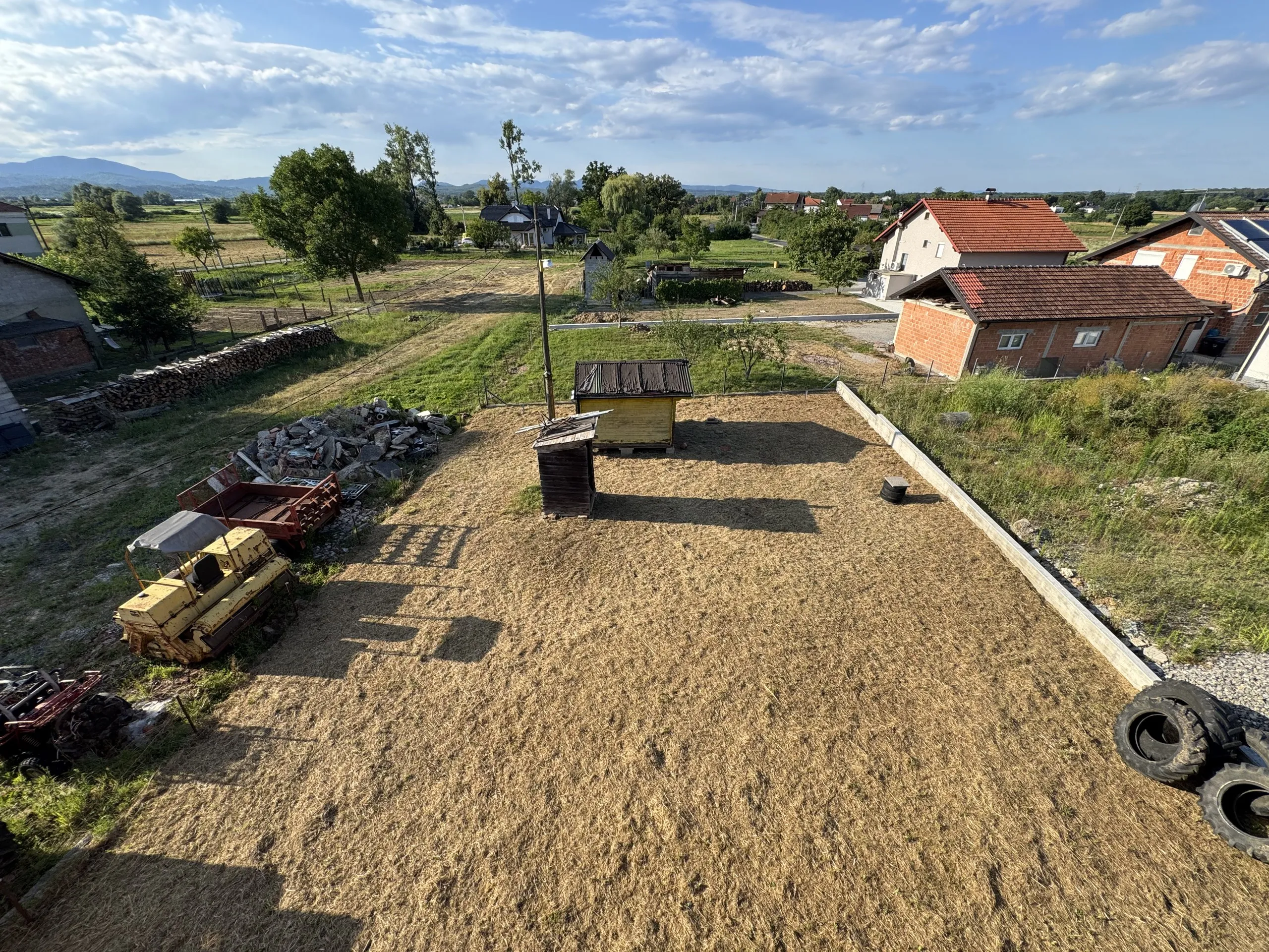 Pogled iz kuće prema stražnjem vrtu